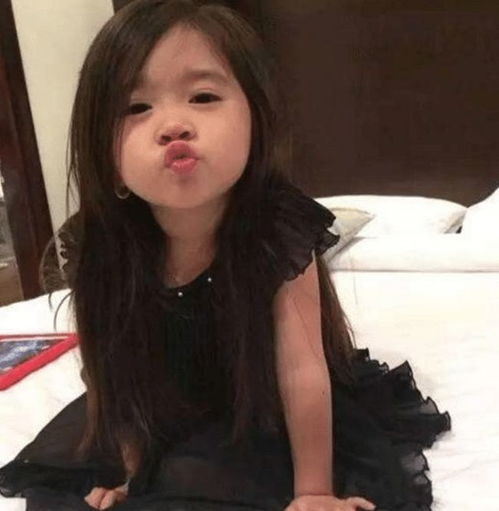 迪拜百亿首富,因5岁混血女孩太漂亮将她领养回家,女孩如今怎样了