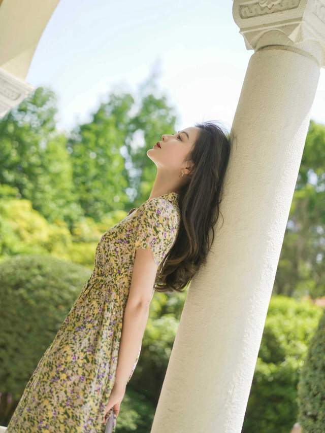 小个子女生怎么穿才洋气衬衫搭配牛仔裤文艺小清新,秒变成初恋女友模样