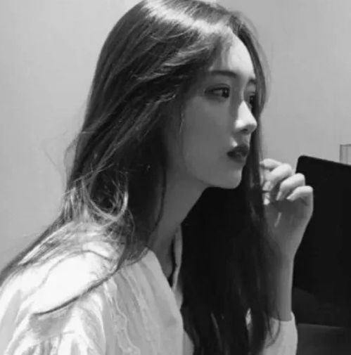 网易云热评前段时间爸妈吵架了,后来莫名其妙又和好了,后来我才知道