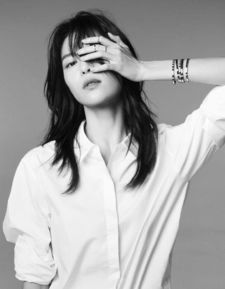 娱乐圈又一女星撞脸刘雯,五官立体颜值惊人,高冷霸气女王范十足