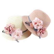 女童花朵草帽