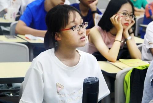 高中女生自认仙气飘飘的行为,实际很幼稚,男生也很反感