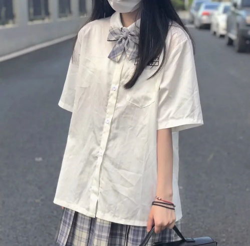 头像女生可以很爱别人但要更爱自己