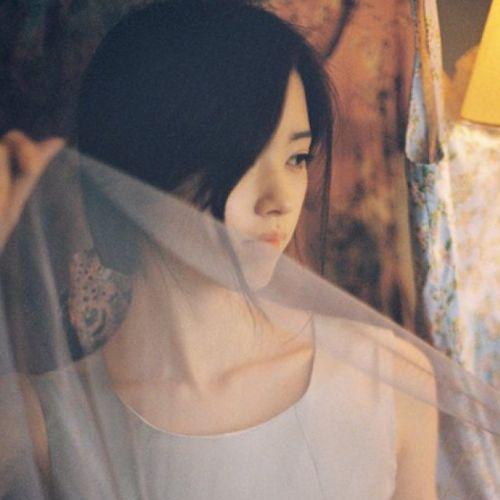 从不发朋友圈的女人,一般都是这3种原因