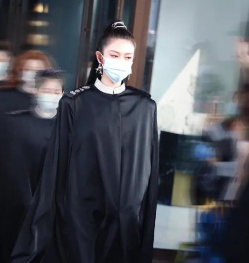 火箭少女集体换暗黑风格,状态不相同,孟美岐超霸气,吴宣仪眼妆很心机