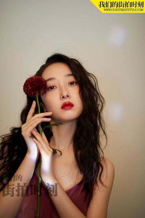 表面上是清纯少女,实际上是红唇御女蒋梦婕这套红裙太抢眼
