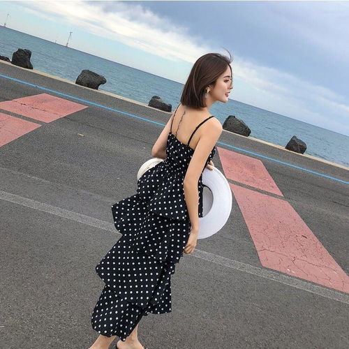 2019新款雪纺蛋糕裙夏季吊带裙波点海边度假裙沙滩裙女露背连衣裙
