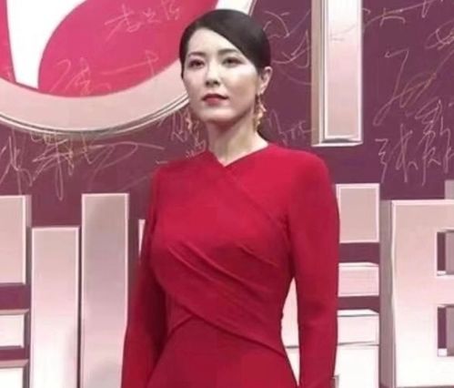 有种生图杀手叫43岁曾黎,失去美颜滤镜后,依旧美到令人窒息