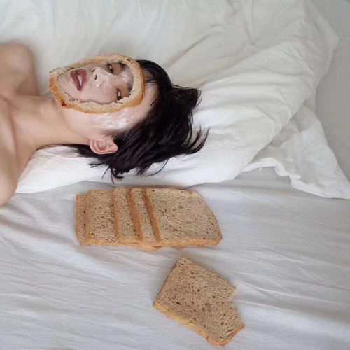 女生头像爱向人间借朝暮,悲喜为酬