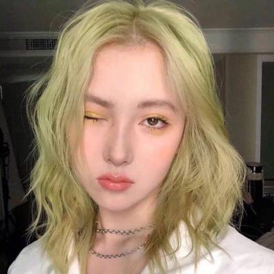 图片社头像听说男生都喜欢黄头发的女生