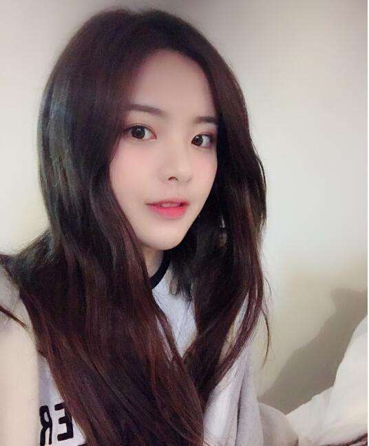 黑暗漂亮女生头像杨超越