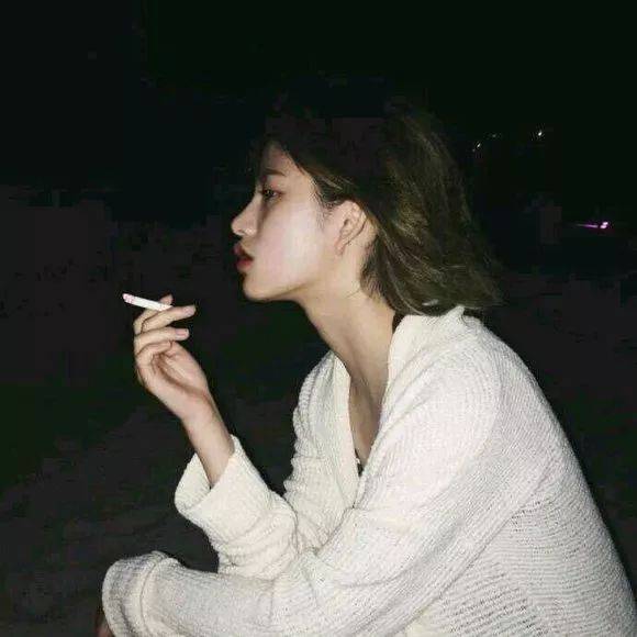 超准,抽烟人最喜欢用的头像