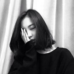 女头黑白灰