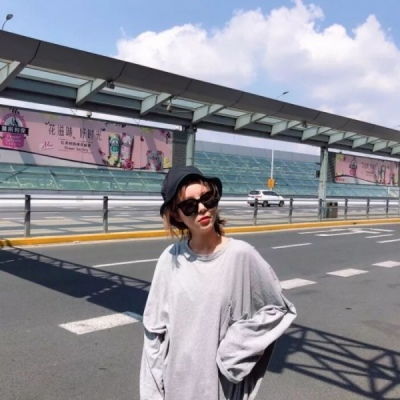 网图头像女生高冷羽绒服
