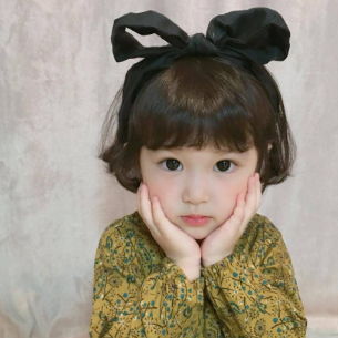 佟丽娅晒照为儿子庆生,7岁朵朵长高变壮母子俩海边追逐像姐弟