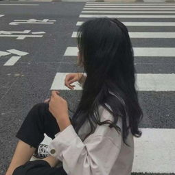 侧身小女生头像