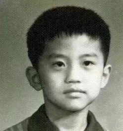 跑男童年照曝光李晨呆萌王祖蓝似小女孩