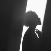 影子图片唯美一个人女生阳光下美女影子图片伤感