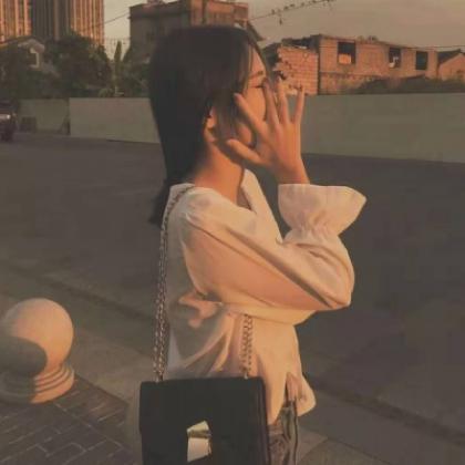 qq头像女生伤感,遍体鳞伤只有遗憾和可惜