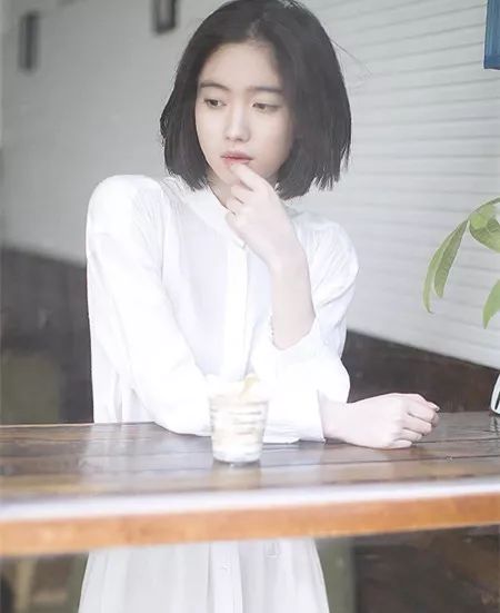 胖脸女生适合什么发型