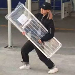 qq女生用的霸气头像戴帽子的你不需要鸡汤你需要巴掌