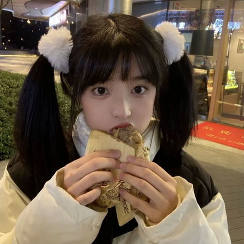 吃货女孩用的头像恋爱可以慢慢谈,肉必须趁热吃
