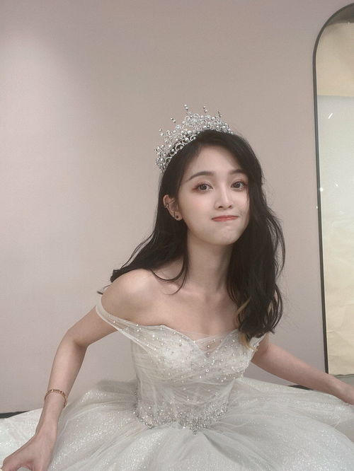 火箭少女婚纱闺蜜照曝光,吴宣仪仙气十足,杨超越最与众不同