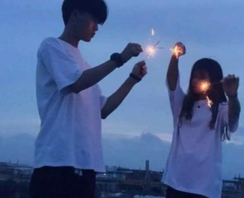 动了真情的男生,不会叫你媳妇儿,而是这三个称呼