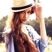 总是痴情于夜的寂静时尚性感的非主流女生qq头像