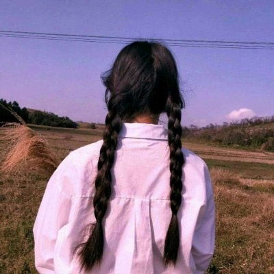 唯美女头背影或侧影长发美女一个人伤感沉思