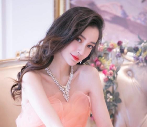 韩国女孩花600万整成杨颖,看到她整容前样子,网友脑子有泡