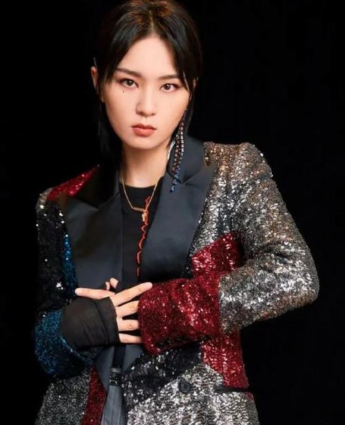 有种整容成功叫周笔畅,曾经的假小子,变身成亭亭玉立的淑女