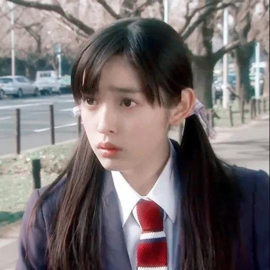 女生头像我从山中来背着老书箱我往闹市去何处是吾乡