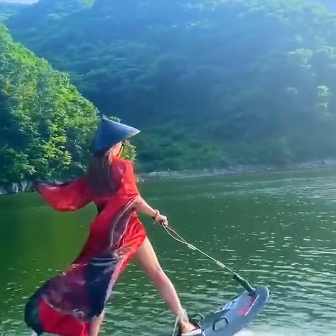 原来这就是女生的仙气飘飘,看小姐姐的样子,我不禁为之臣服