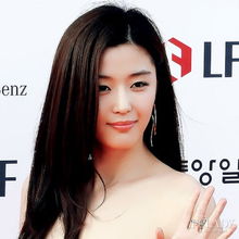 最想拥有的女星脸林允儿清纯淡妆夺冠