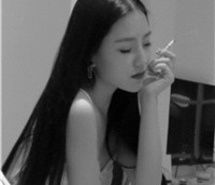 远景长发美女图片微信头像图片大全