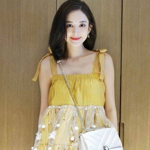古力娜扎到底有多瘦锁骨线条看着都硌人,这才是女星的标准身材