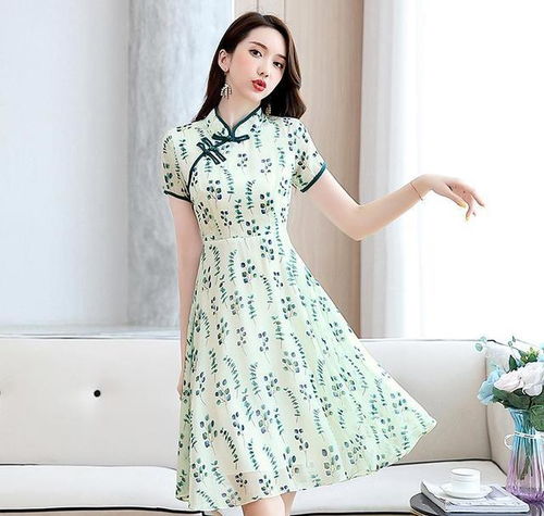气质都是穿出来的,夏季穿淑女风显瘦连衣裙,时髦优雅又显女人味