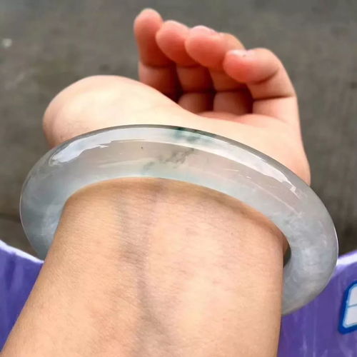 云南瑞丽翡翠高货赌石最大交流平台专区