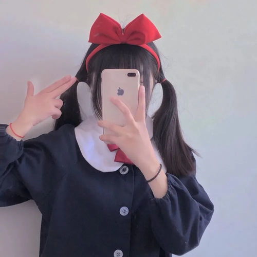 手机挡脸女生头像