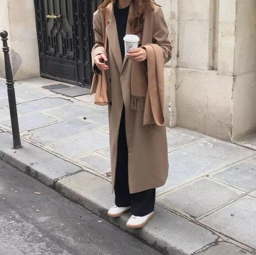 立春后发现不流行卫衣了满大街都在穿奶奶风衣,时髦洋气