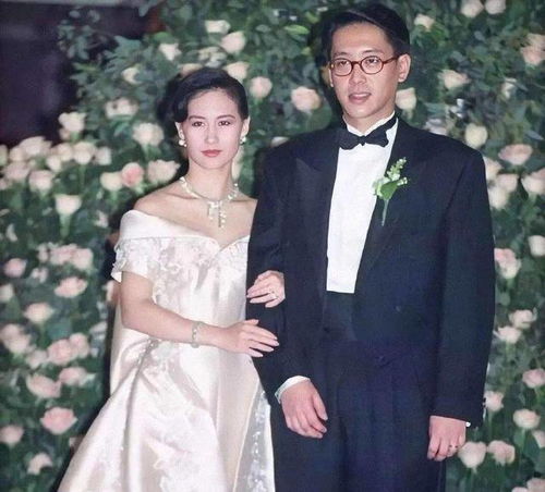 赌王前女婿许晋亨现身丧礼,西装打扮显成熟稳重,未携妻子李嘉欣