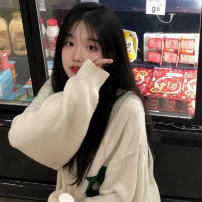 氛围感十足的纯欲女生好看的头像我们普通又独特千篇一律又不可复制