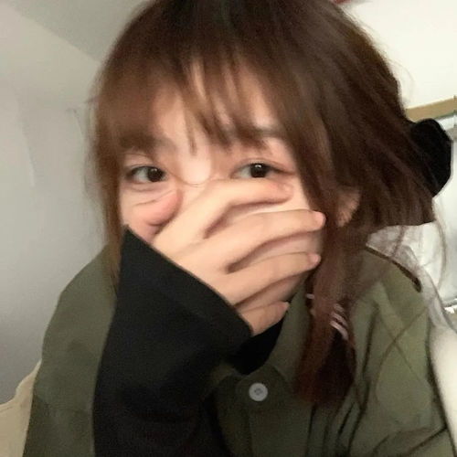 女生头像.movingthroughtheshadows