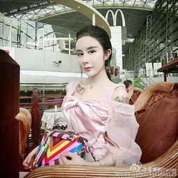 15岁少女为情整容脸似蛇妖私照曝光