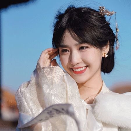 超级唯美的古装气质美女图片会偷偷失望是因为感受到的爱意不够