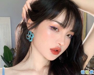 最火女生霸气潇洒句子敬自己一杯酒祝我无坚不摧