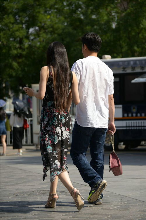 简约大方的尖头细跟,展现出时尚女士的成熟稳重气质