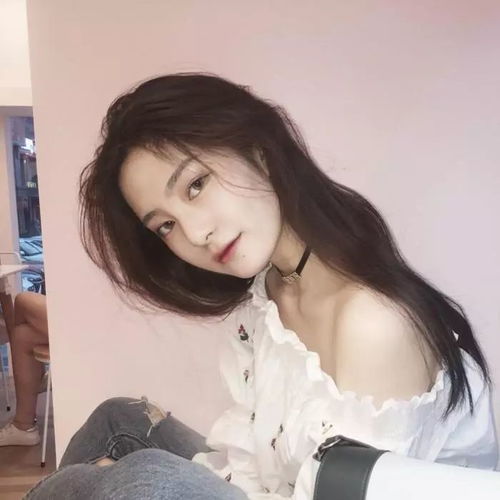 御姐头像高冷女红唇