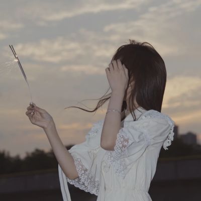 女生头像七月请你一定要照顾好我这个小朋友呀
